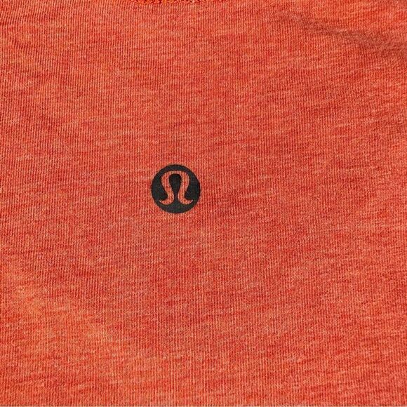 Lululemon 5 Year Basic V - Picture 4 of 4